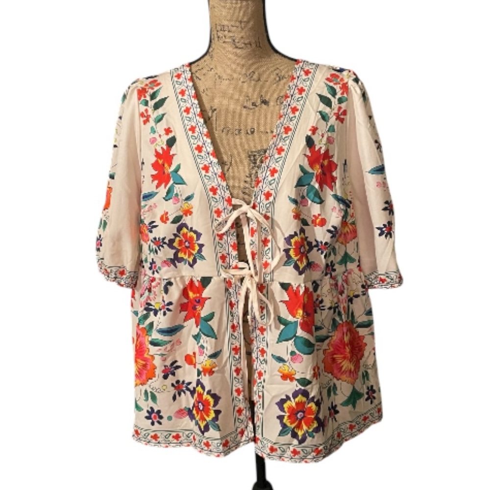 SHEIN‎ Curve Pastel Floral Kimono